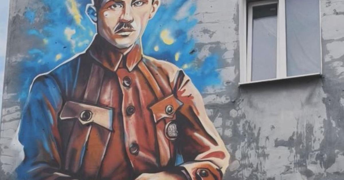 У місті на Харківщині з'явився мурал з портретом видатного військового
