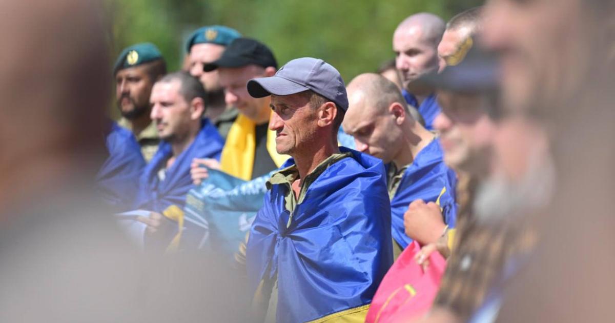 Із російського полону на Харківщину повернулись 12-ро захисників
