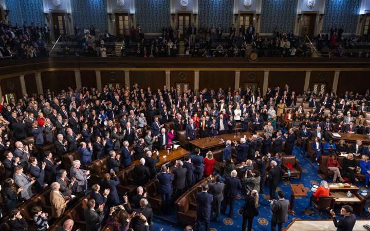 Палата представників США проголосувала за те, щоб винести розгляд законопроєкт допомогу Україні