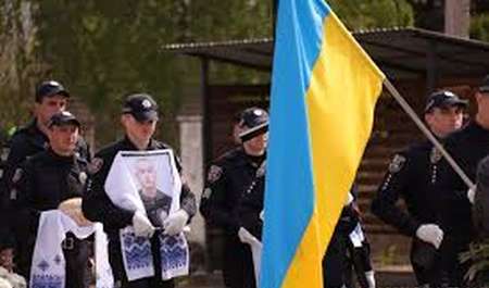 Поховали правоохоронця на Алеї Слави під звуки Державного Гімну України та салютних залпів