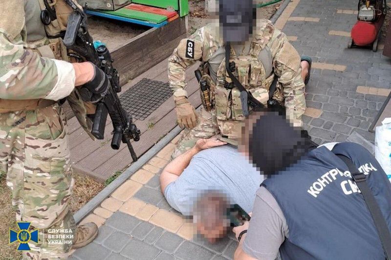 Викрито мільйонні схеми в ДП "Документ": За рік чиновники привласнили 21 млн грн
