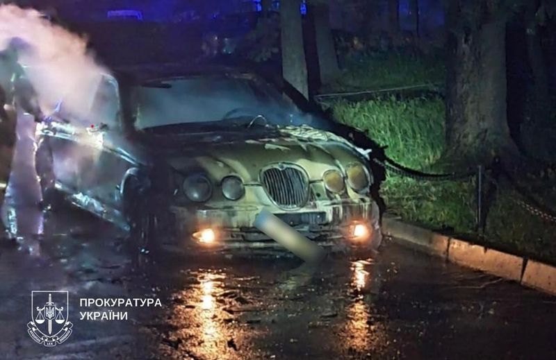 Чоловіка, який спалив три автомобілі у Шевченківському районі Києві, засудили до 5 років в'язниці.