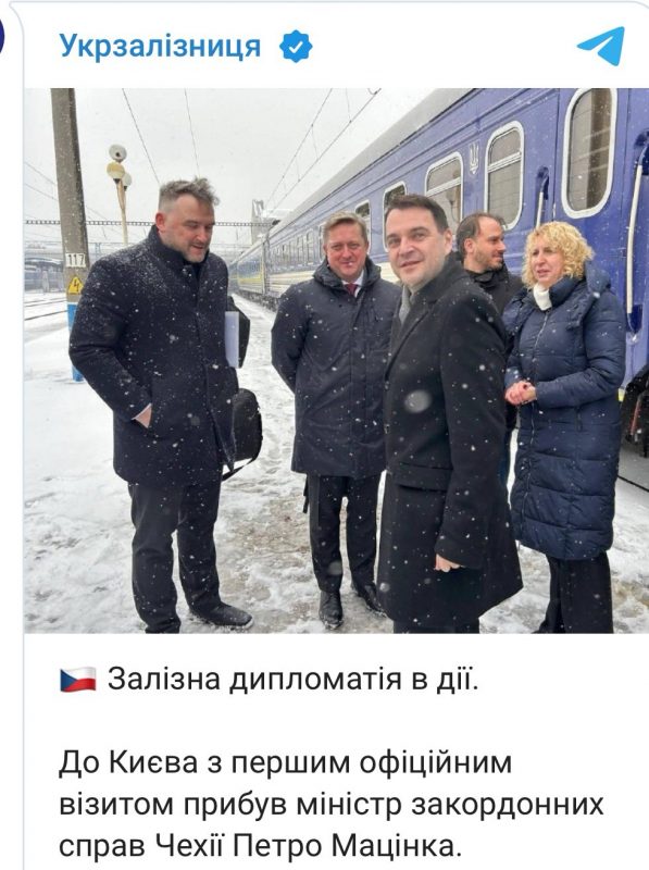 Голова МЗС Чехії їхав в Україну і був поруч зі Львовом під час прильоту «Орешника» – ЗМІ.