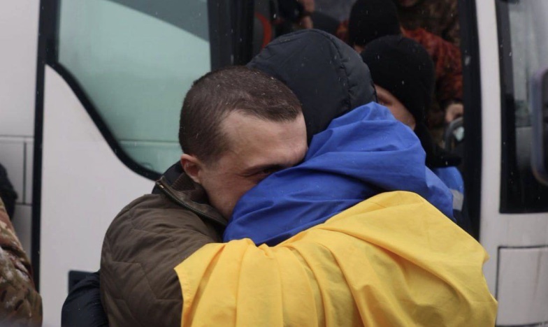 Відбувся обмін між Україною та РФ: додому повернули 157 військових, — Зеленський