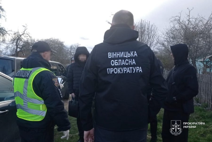 На Вінниччині адвокат вимагав $7 тисяч хабаря у клієнта-військового