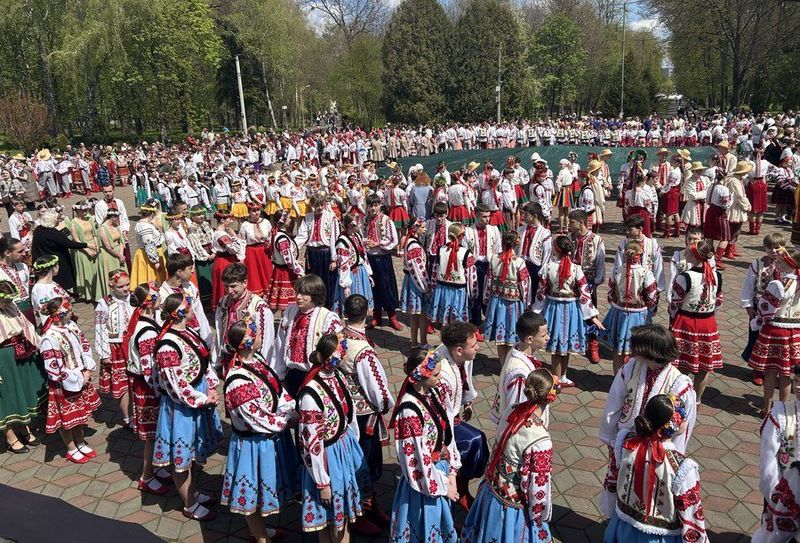 У Хмельницькому встановили рекорд України з наймасовішого виконання подільського танцю