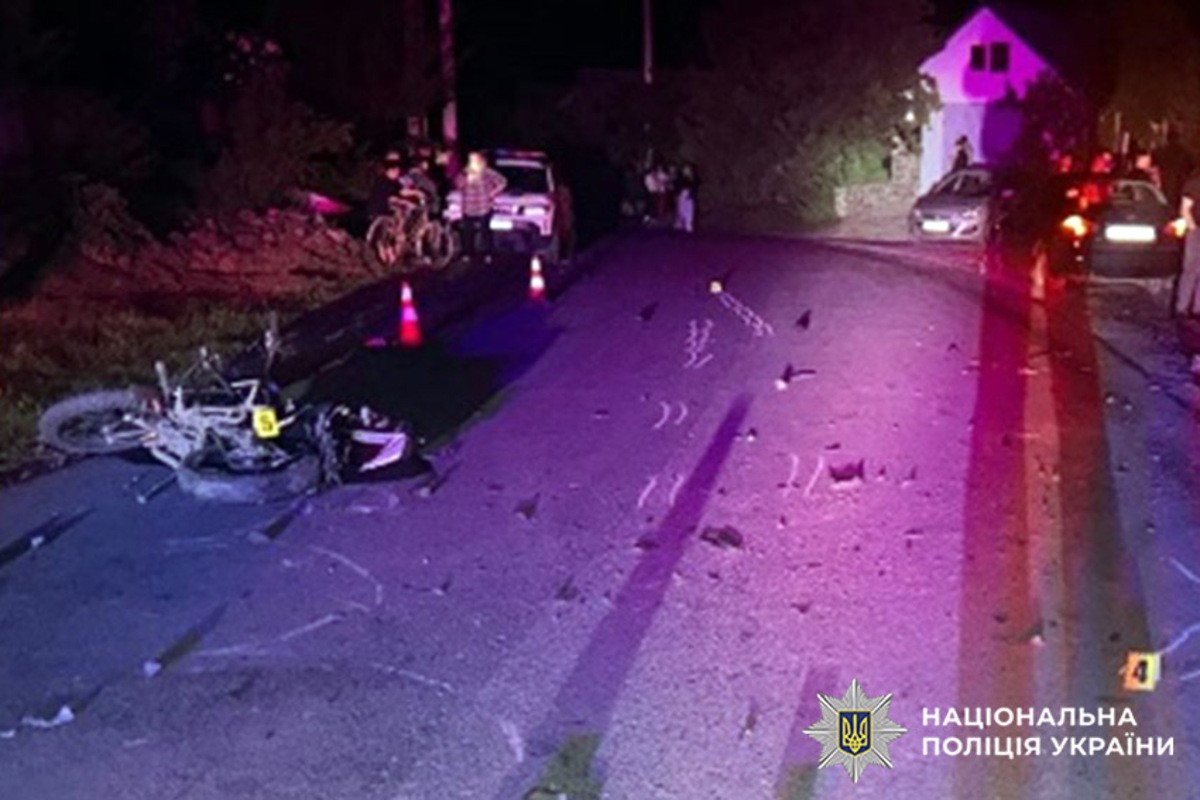 Внаслідок ДТП на Хмельниччині загинув неповнолітній мотоцикліст