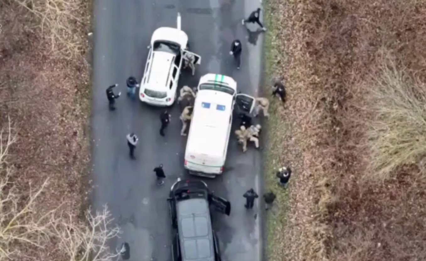 Інкасатори доставляли ухилянтів до кордону з Угорщиною