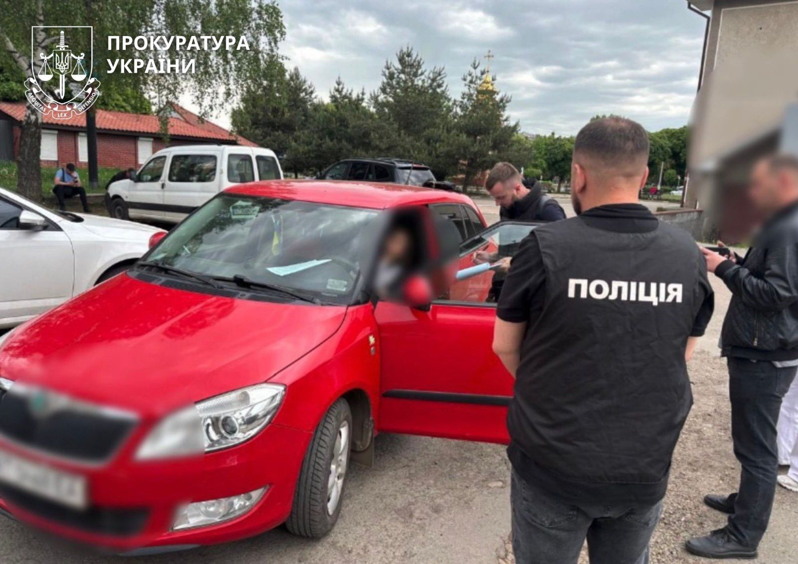 Держвиконавиця за $3000 хабаря “списала” 650 тисяч гривень боргу з аліментів