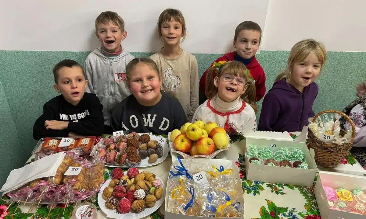 На Дубенщині юні волонтери зібрали понад 36 тисяч гривень на потреби захисників