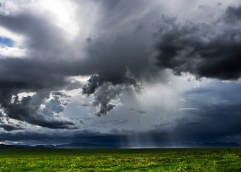 Погода в Україні: місцями невеликий дощ, вночі з мокрим снігом