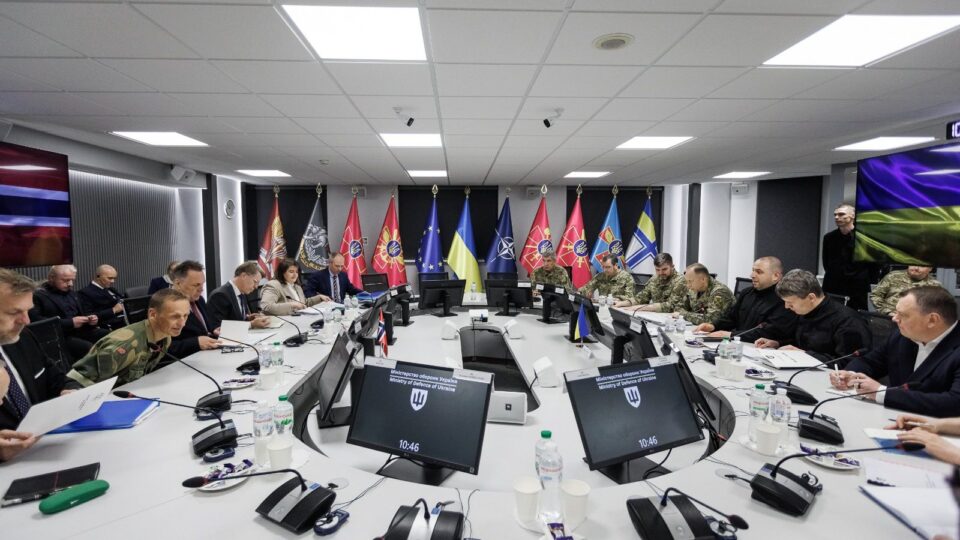 Міністри оборони України та Норвегії обговорили передачу нових комплексів NASAMS і закупівлі БПЛА