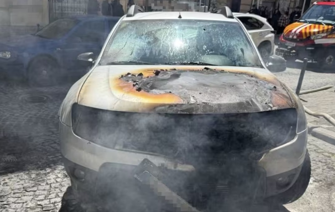 У центрі Львова горів автомобіль (ФОТО)
