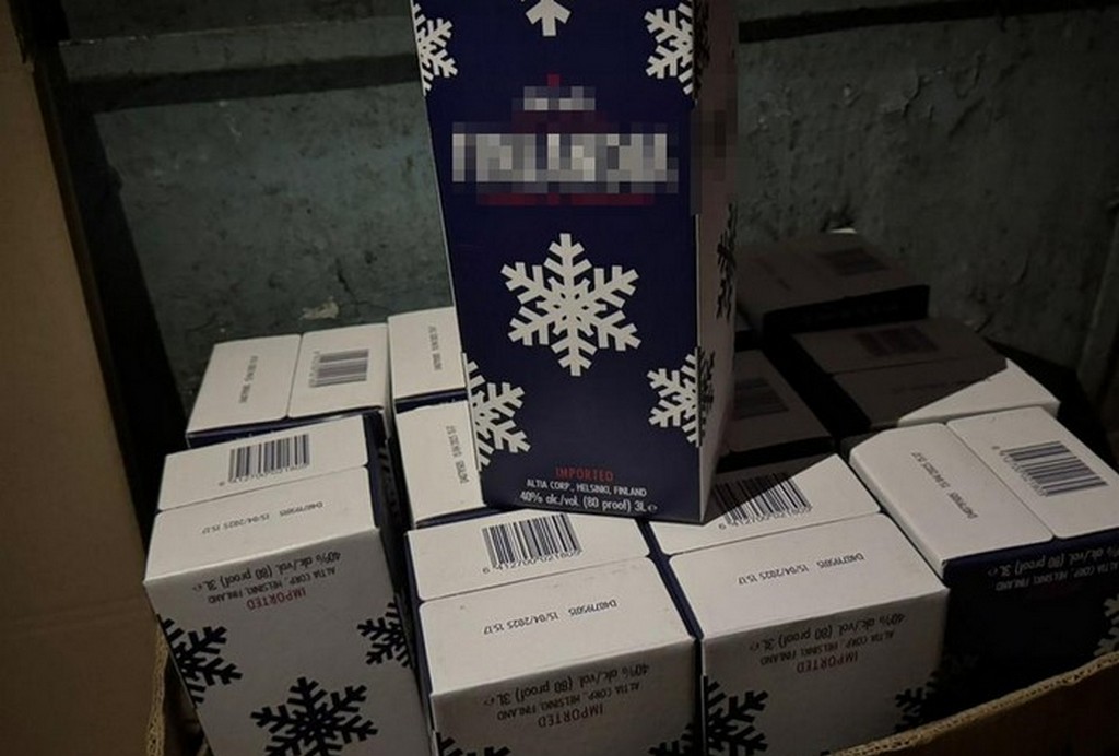 На Київщині судитимуть організатора виробництва та продажу фальсифікованих алковиробів відомих брендів (ФОТО)