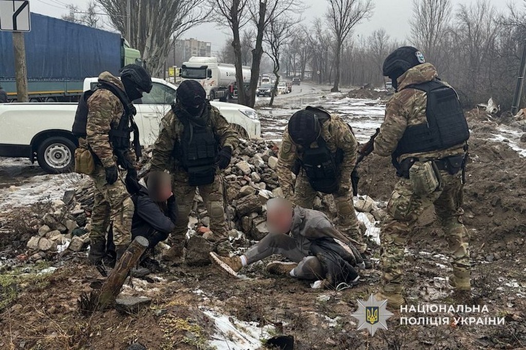 Поліція Кривого Рогу перекрила канал постачання заборонених речовин для військовослужбовців (ВІДЕО)