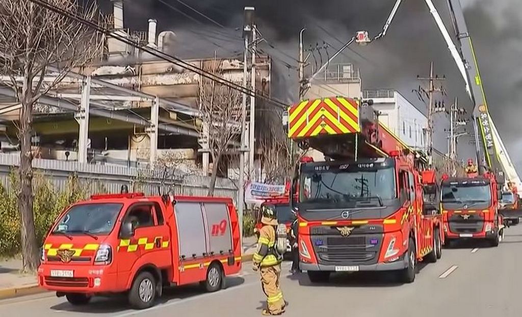 Пожежа на заводі в Південній Кореї: десятки постраждалих і зниклі безвісти (ВІДЕО)