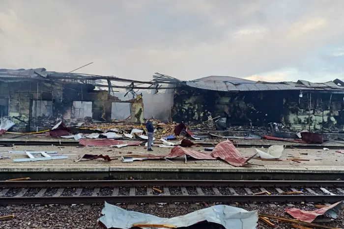 Наслідки атаки на залізничну інфраструктуру Сумщини й Харківщини (фото)