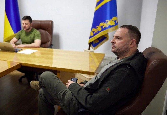 Зеленський обрав делегацію на переговори з США та РФ: очолює… Єрмак