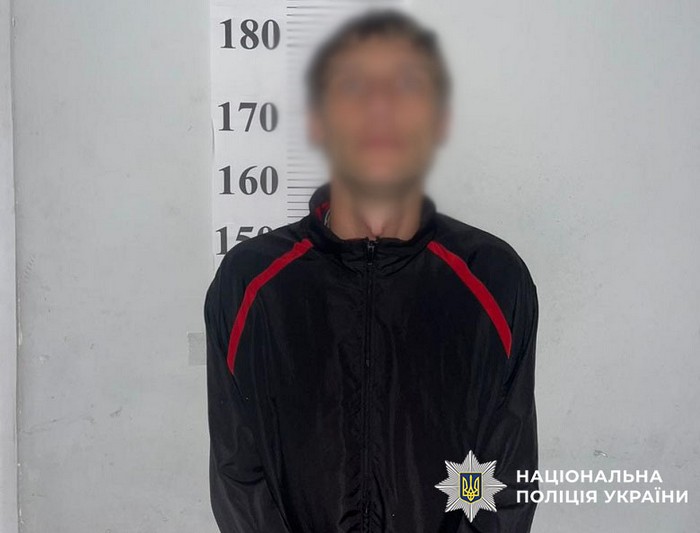 Судитимуть чоловіка, який із ножем напав на підприємця у Деснянському районі столиці