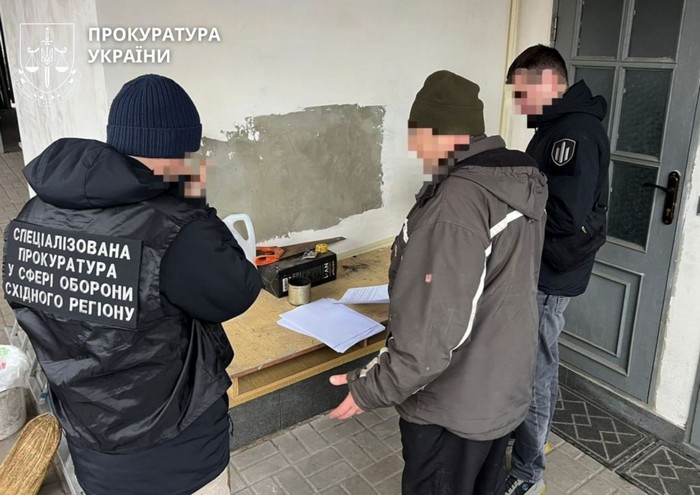 Закупівля паливної деревини для війська зі збитками ₴5,5 млн: підозрюють керівника КЕВ Луганська