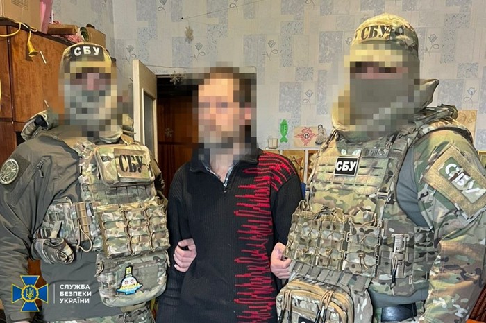 СБУ затримала корегувальника російських ударів по Запоріжжю, який маскувався під літню особу