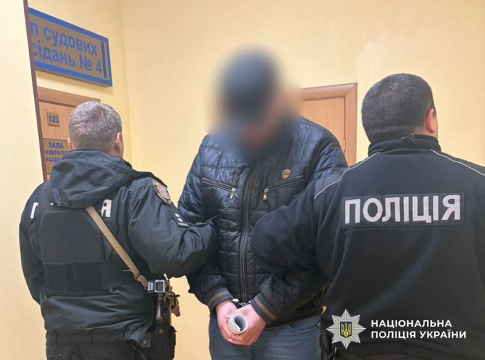 $16000 доларів за фейкову інвалідність: в Одесі судитимуть сімейного лікаря та його «асистентку»