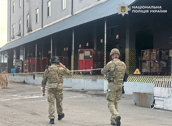 Посилка вибухнула у поштовому терміналі в Оболонському районі Києва: одна людина загинула, двоє – травмовані
