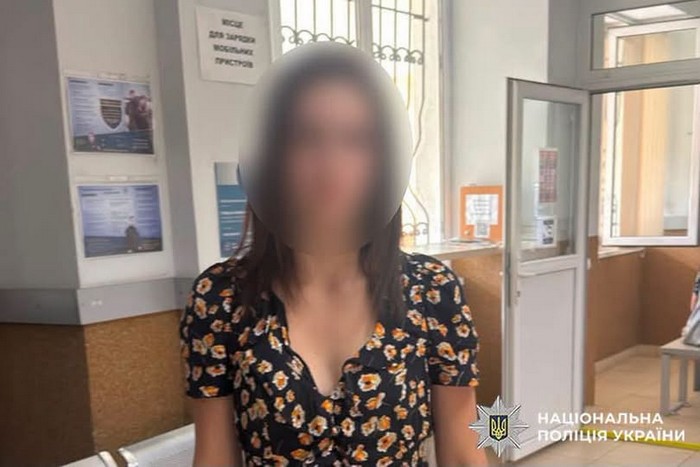 На Старокостянтинівщині зловмисниця вкрала у пенсіонера понад 70 тисяч гривень