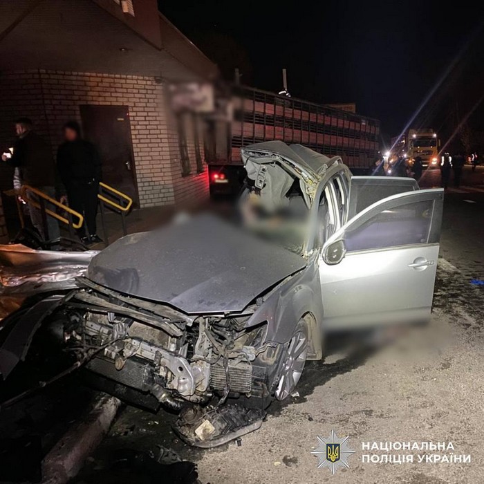 На Харківщині внаслідок ДТП загинули двоє людей, травмована дитина (фото)