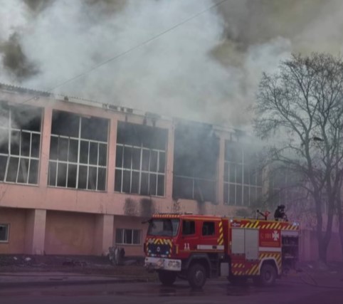 Спорткомплекс у Шостці військові рф атакували двома "шахедами"