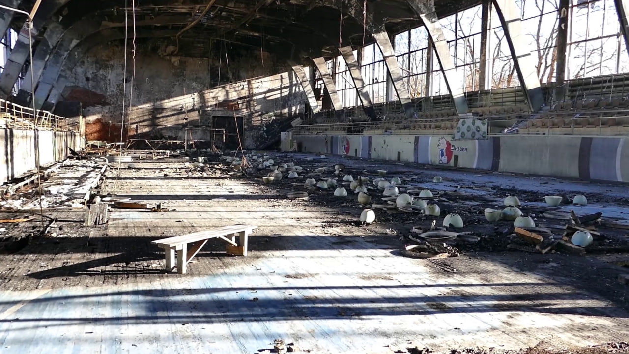 Пошкоджений росіянами спорткомплекс в Шостці законсервують на зиму