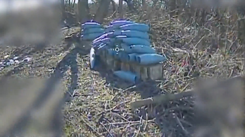 Бійці бригади «Сталевий Кордон» знищили ворожі укриття та склад боєприпасів на Сумському напрямку (відео)