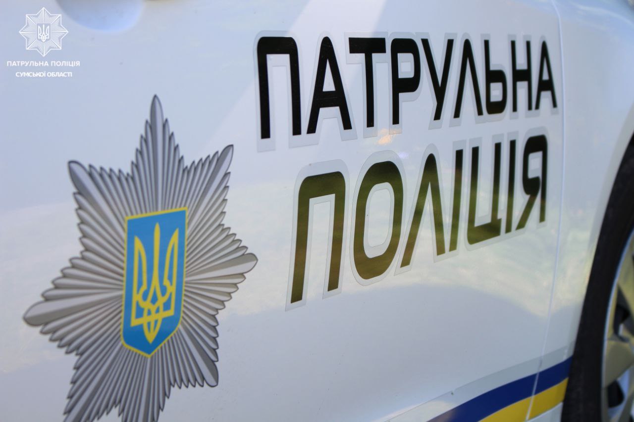 У центрі Сум патрульні врятували жінку від самогубства (відео)