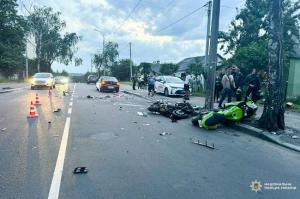 У Рівному автомобіль зіткнувся з двома мотоциклами, є постраждалі