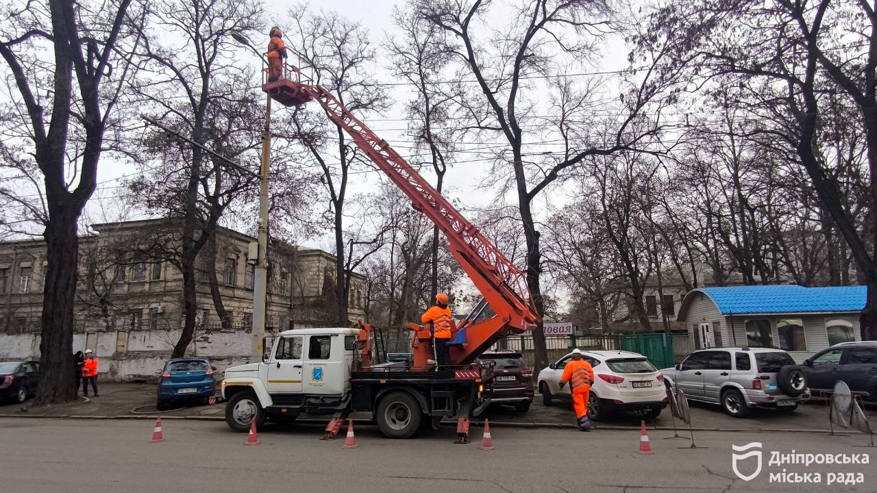6 834 нові лампи та понад 133 км повітряної лінії: у Дніпрі модернізують зовнішнє освітлення
