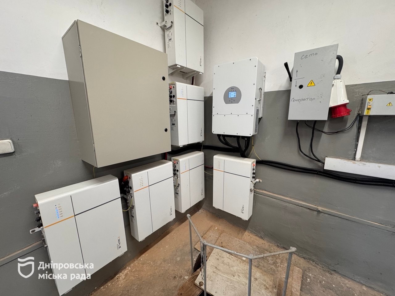 «Дніпроводоканал» завершив проєкт із резервного живлення насосних станцій, щоб мешканці були з водою під час відключень електроенергії
