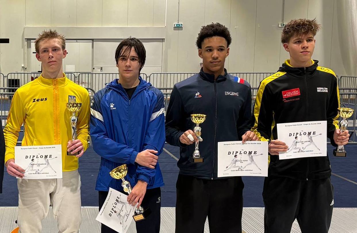 Юний фехтувальник із Дніпра здобув срібло на міжнародному турнірі в Словаччині