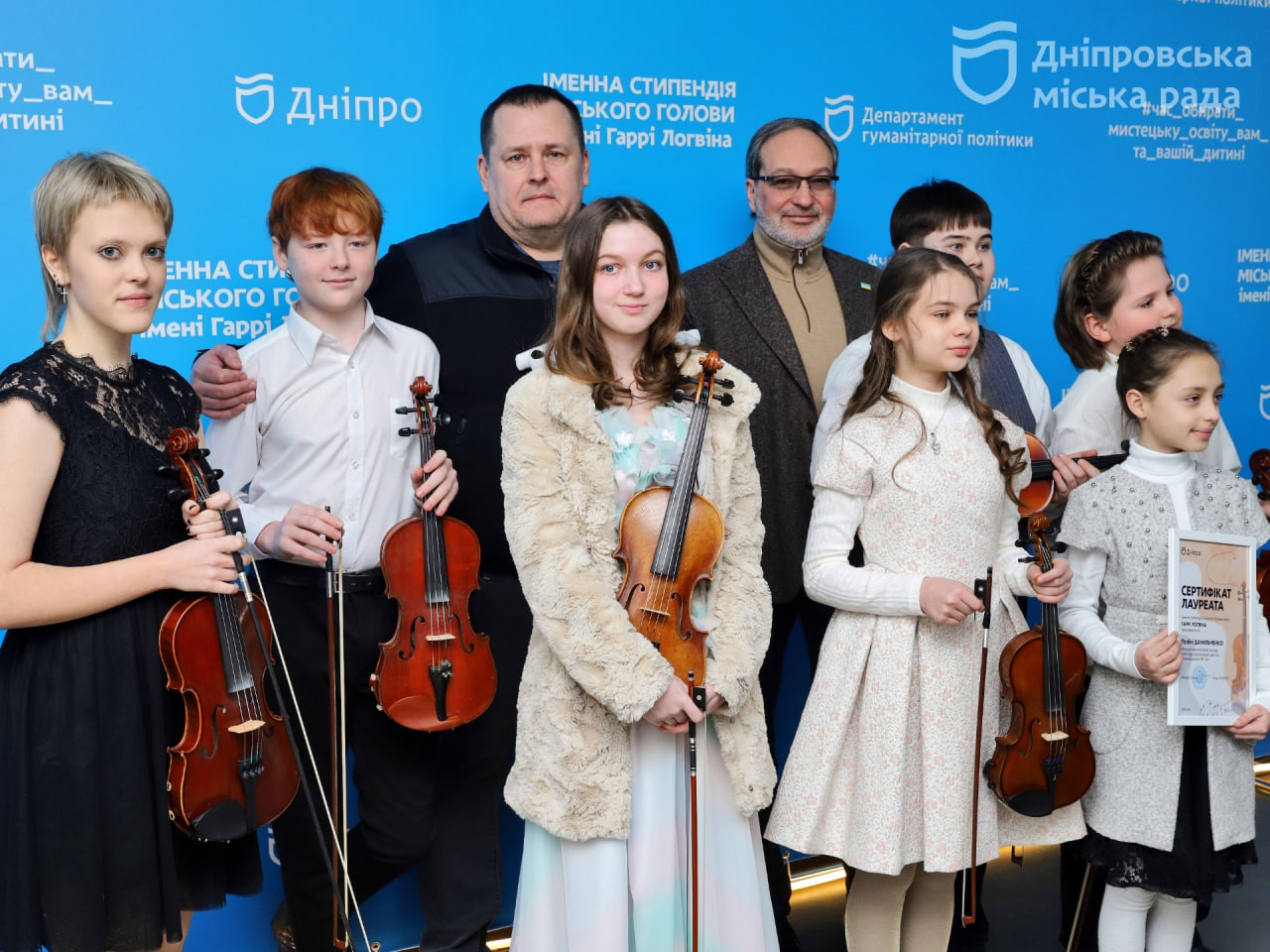 Філатов про оголошення цьогорічних стипендіатів міського голови імені Гаррі Логвіна: «Місто опікується талановитими дітьми, і продовжить цю традицію»