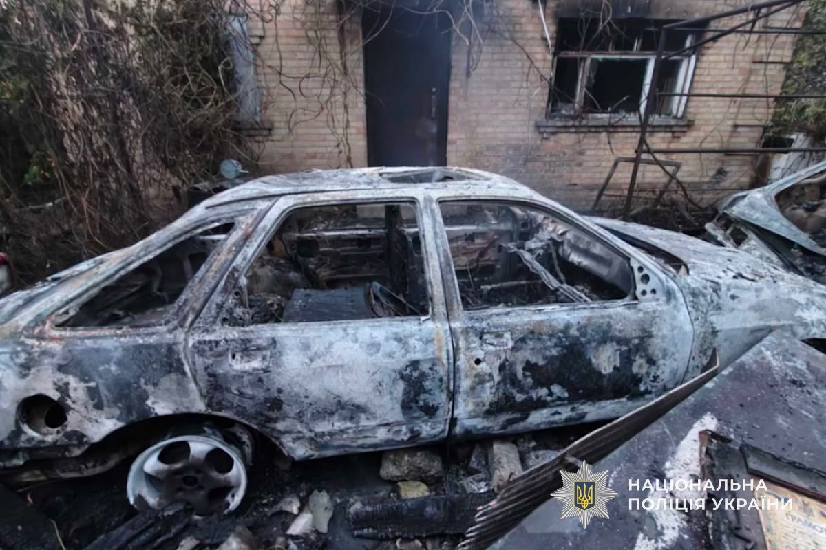Одна людина загинула, ще троє дістали поранення внаслідок обстрілів Дніпропетровщини: поліція документує наслідки російських атак
