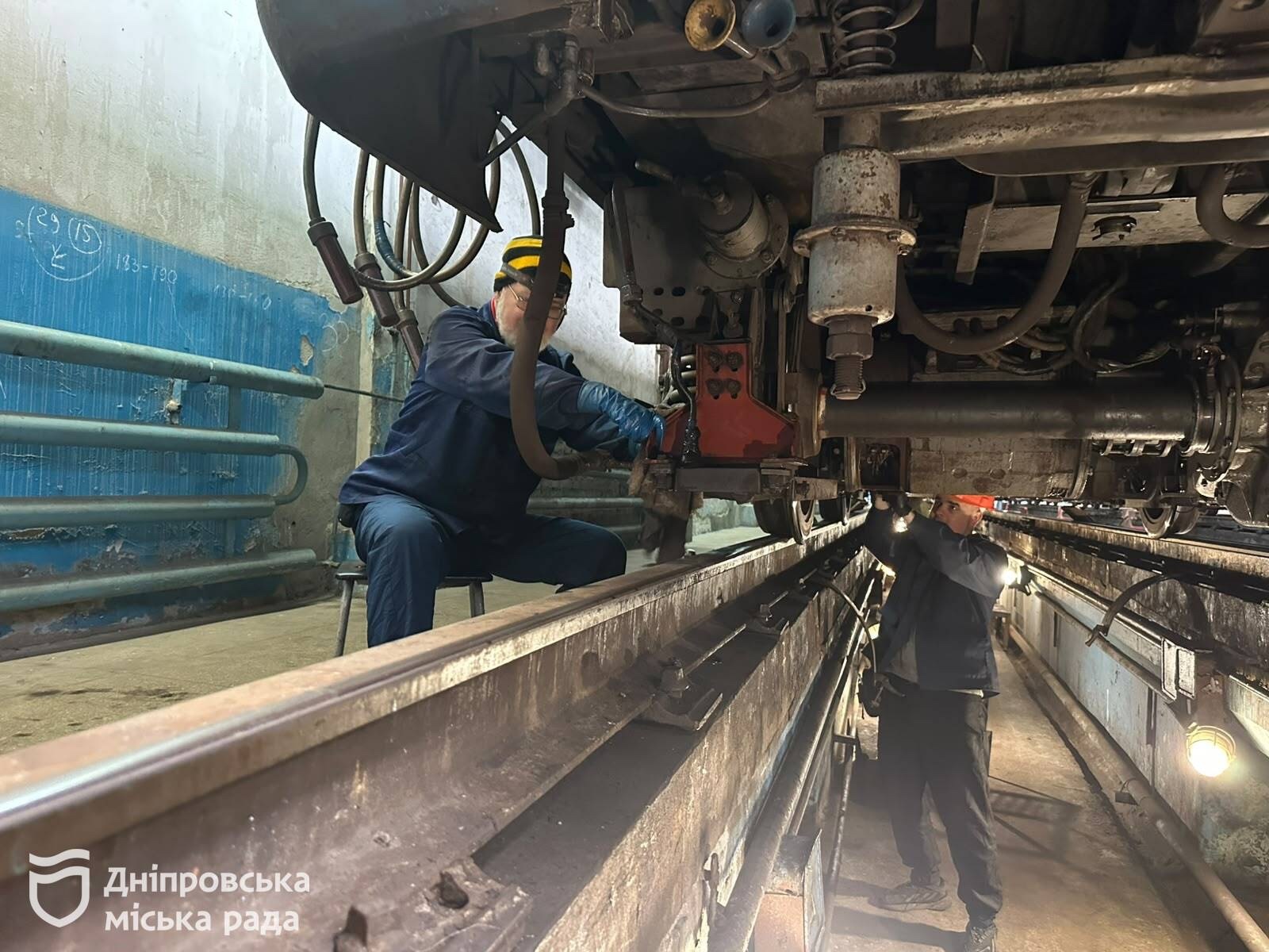 У Дніпрі проводять осінній огляд вагонів метро