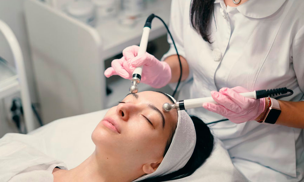 Преимущества микротоковой терапии Alvi Prague в эстетической косметологии