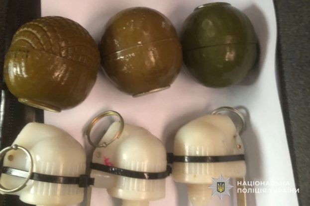 На Гусятинщині жителю Луганської області займався продажем бойових гранат