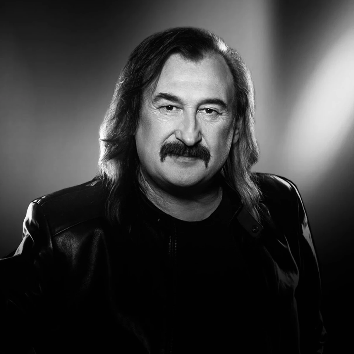 Помер відомий український співак Степан Гіга