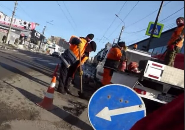 Асфальтували калабані: як у Тернополі ремонтують дороги (відео)