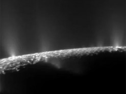 Суперкомп'ютер допоміг пояснити дивну поведінку супутника Сатурна