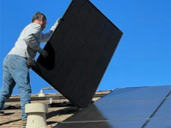 Власники сонячних панелей почали масово продавати їх по всьому світу: причини дуже неочевидні