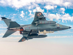 Індія скуповує по всьому світу нікому не потрібні 60-річні літаки: стало відомо, навіщо