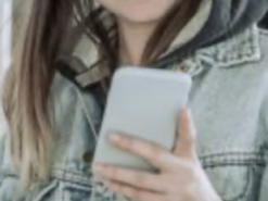 У Чехії заборонили гучно розмовляти по телефону в громадському транспорті