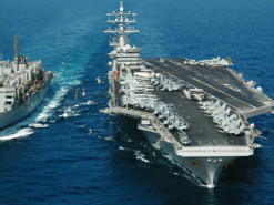 Суворе правило: чому винищувачі скидають паливо перед посадкою на авіаносець США