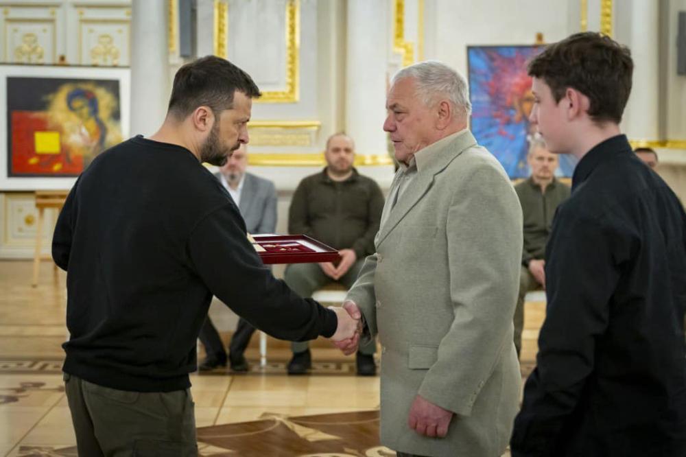 Президент України вручив родинам загиблих Героїв з Рівненщини орден «Золота Зірка»